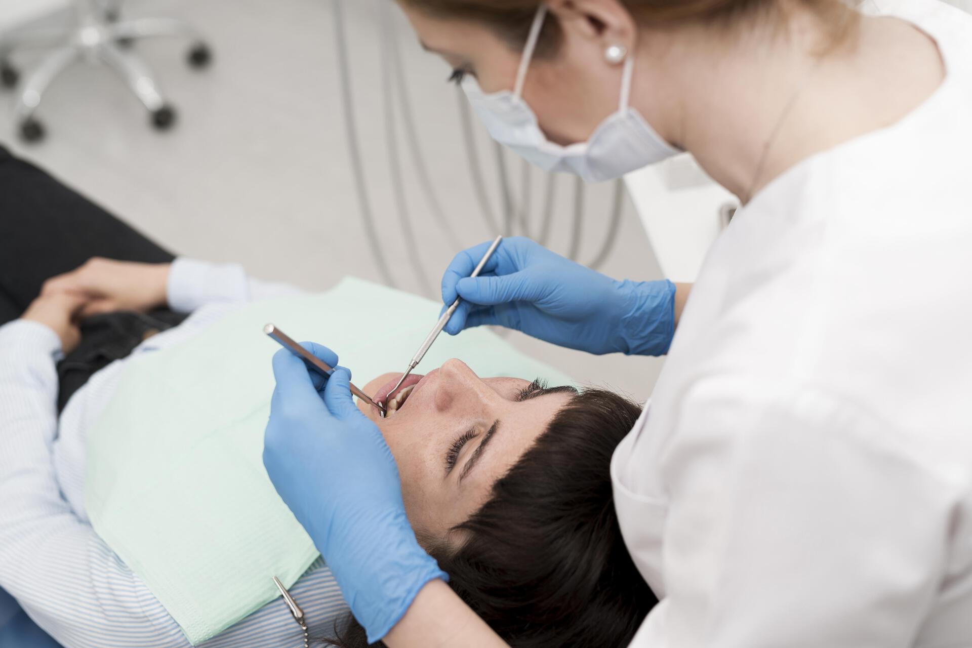 Root planing and scaling – Smile and Shine Dental Clinic Bangkok